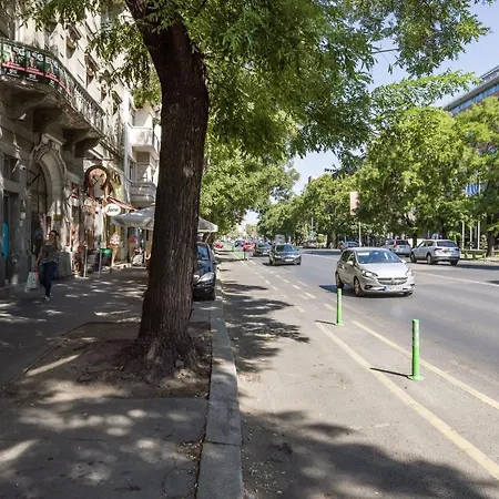 V12 Apartman *