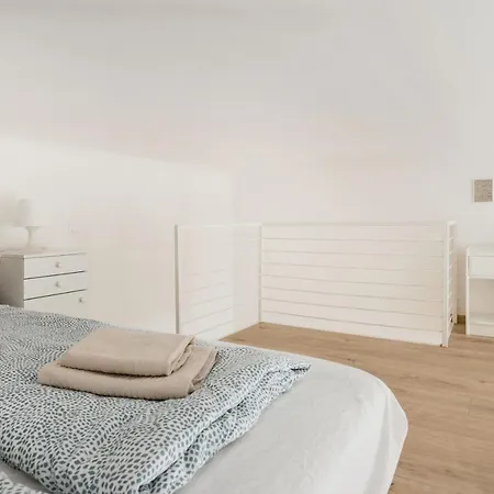 V12 Apartment