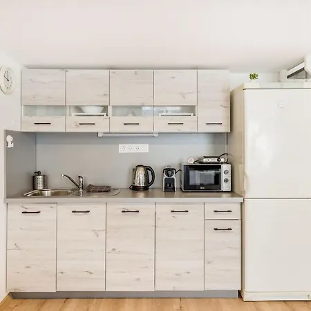 V12 Apartment