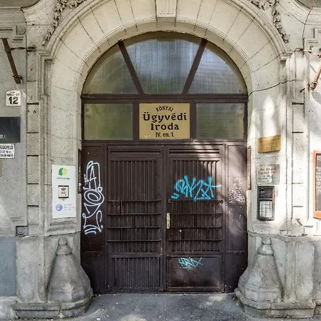 V12 Apartment Budapest